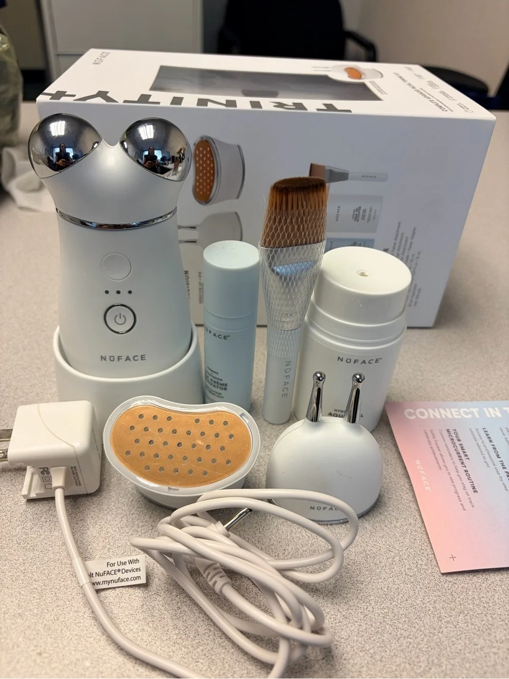 NuFACE White Microcurrent Facial Toning Kit with Brush & Gel